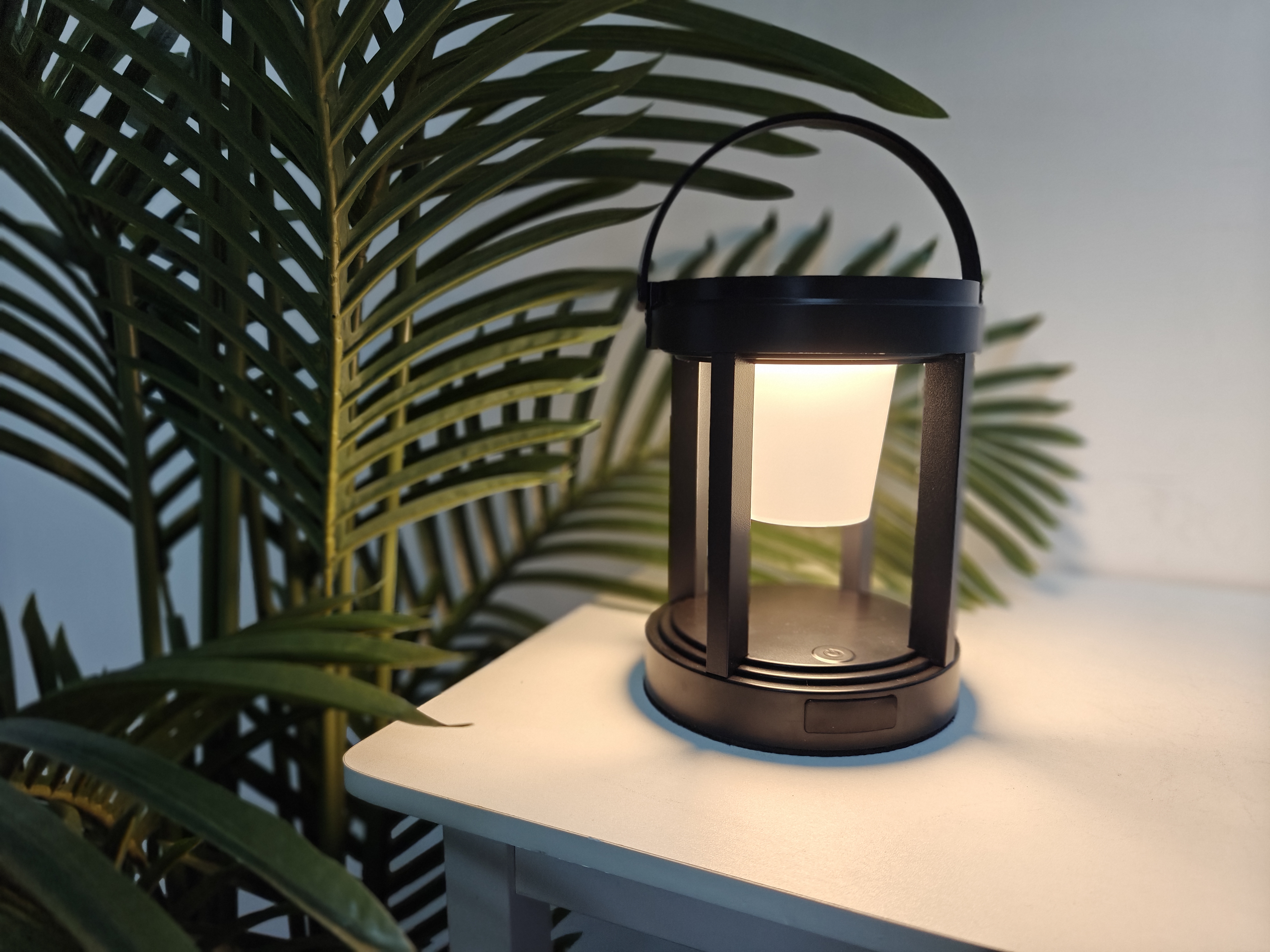 Outdoor Table Lamp Solar Lanterns Light LED Nightstand Portable Rechargeable Hanging Waterproof Solar Lamp for Patio